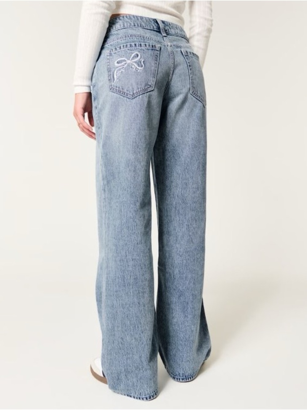 Hollister Low-Rise Baggy Bow Embroidered Jeans W29 Regular